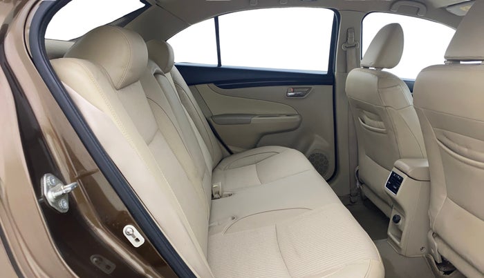 2015 Maruti Ciaz ZXI, Petrol, Manual, 93,649 km, Right Side Rear Door Cabin