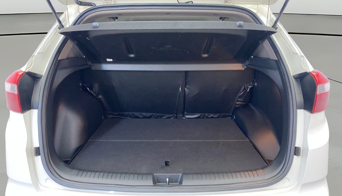 2017 Hyundai Creta SX PLUS AT 1.6 PETROL, Petrol, Automatic, 14,634 km, Boot Open Zoomed View