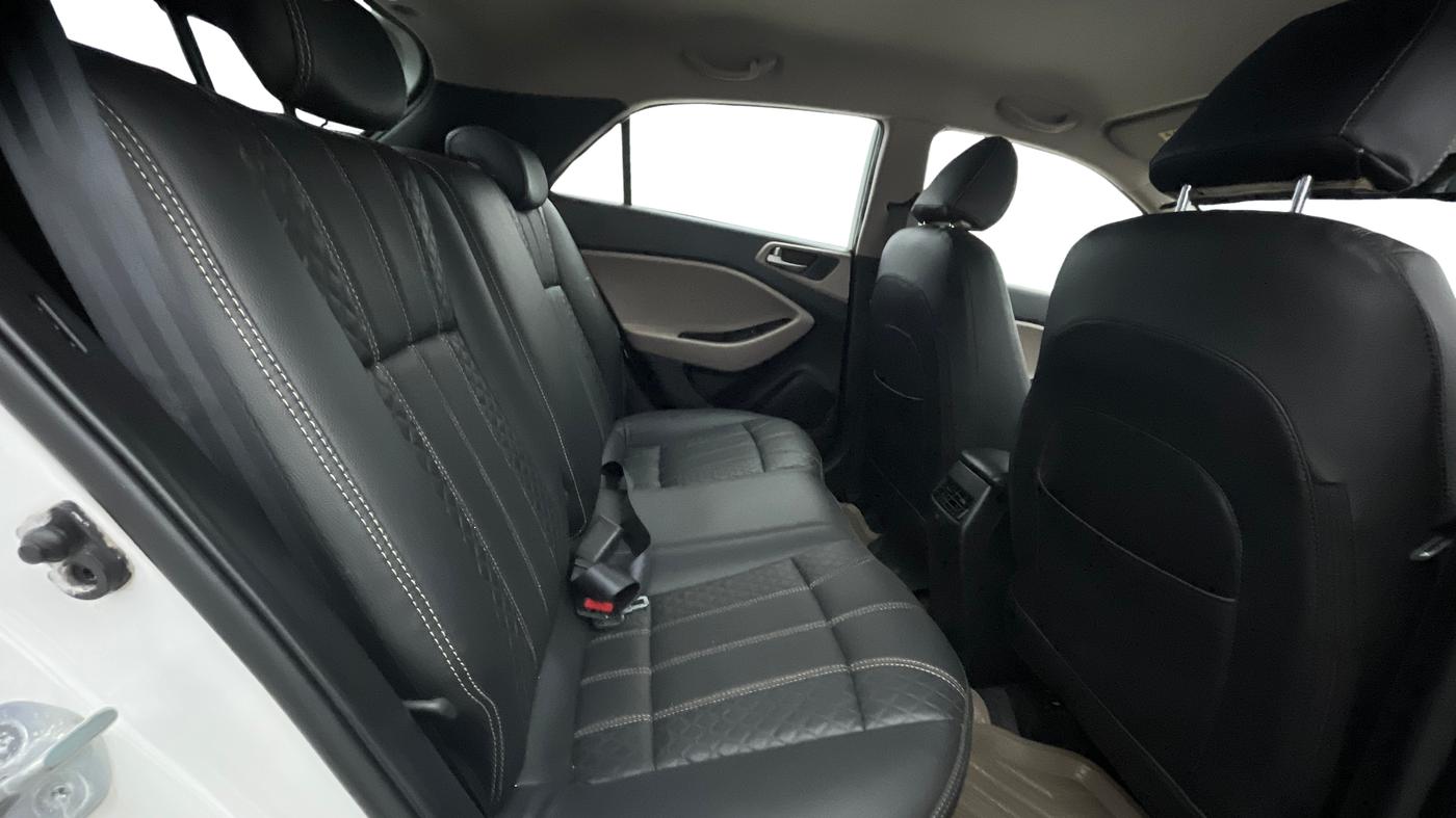 2015 Hyundai Elite i20 ASTA 1.2, Petrol, Manual, 50 km, Right Side Rear Door Cabin