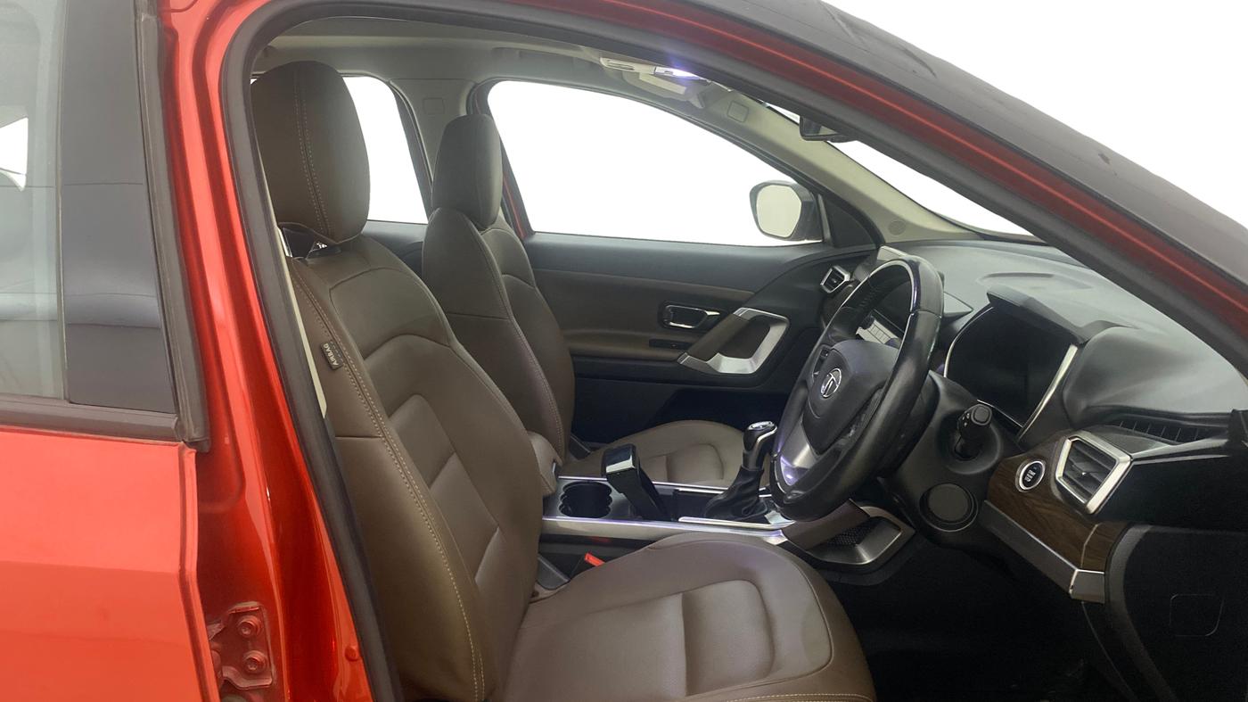 2020 Tata Harrier XZA PLUS 2.0L, Diesel, Automatic, 44,760 km, Right Side Front Door Cabin