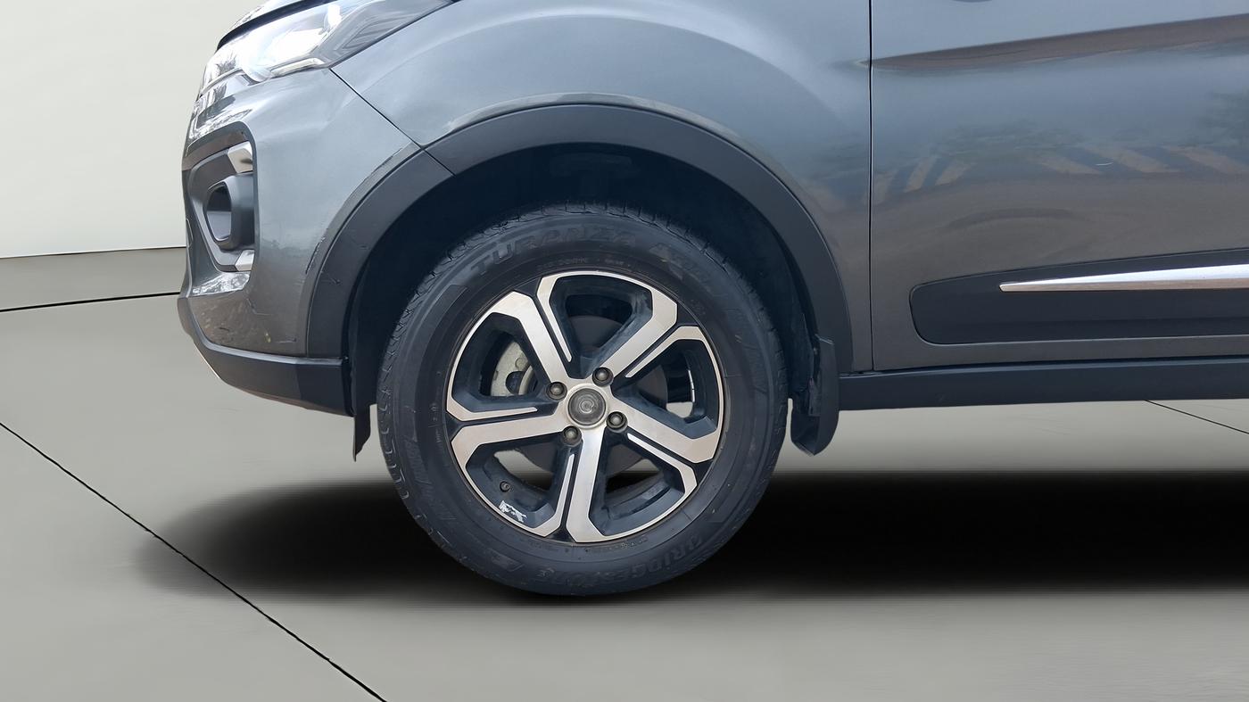 2023 Tata NEXON XZA PLUS SUNROOF PETROL, Petrol, Automatic, 32,224 km, Left Front Wheel