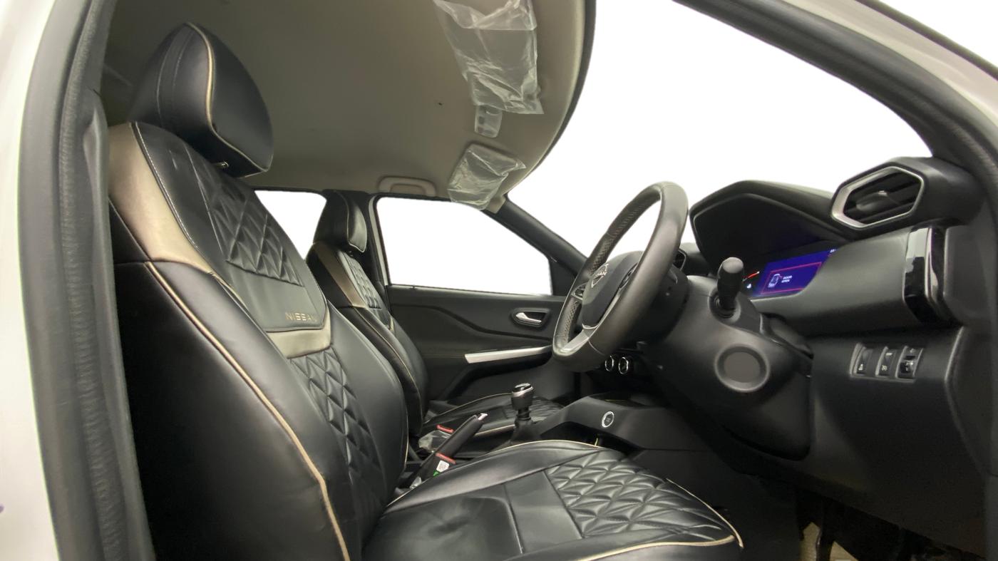 2024 Nissan MAGNITE XV PREMIUM, Petrol, Manual, 35,436 km, Right Side Front Door Cabin