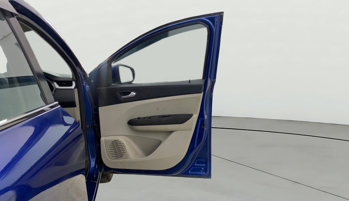 2021 Renault TRIBER RXZ AMT, Petrol, Automatic, 22,971 km, RHS Front Door