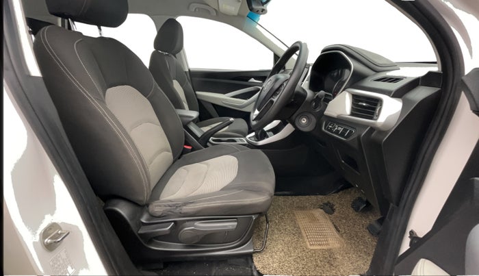 2021 MG HECTOR PLUS SUPER 1.5 PETROL TURBO HYBRID MT 7-STR, Petrol, Manual, 91,637 km, Right Side Front Door Cabin