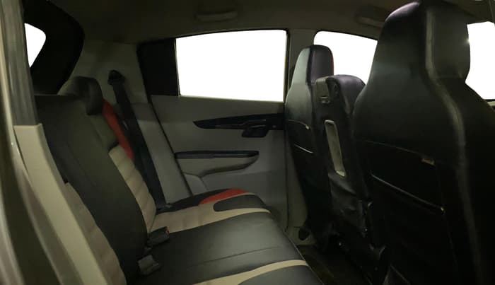 2016 Mahindra Kuv100 K4 6 STR, Petrol, Manual, 61,047 km, Right Side Rear Door Cabin