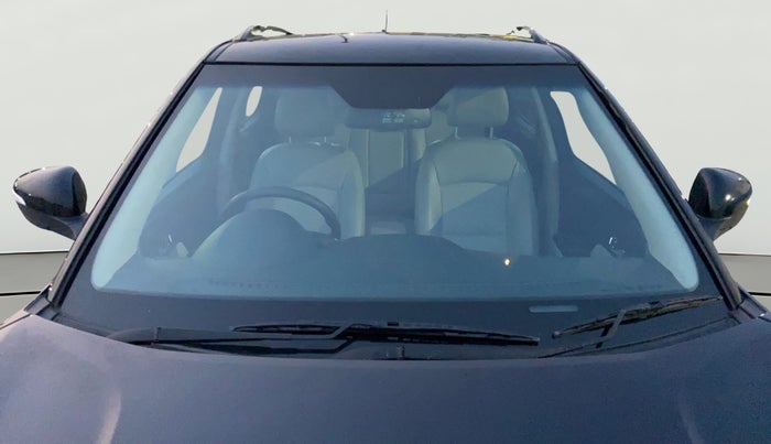2024 Mahindra XUV300 W8 (O) 1.2 PETROL, Petrol, Manual, 31,207 km, Front Windshield