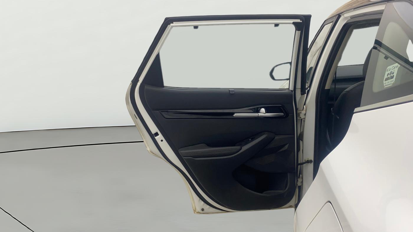 2021 KIA SELTOS HTX ANNIVERSARY EDITION 1.5 PETROL, Petrol, Manual, 1,06,646 km, LHS Rear Door