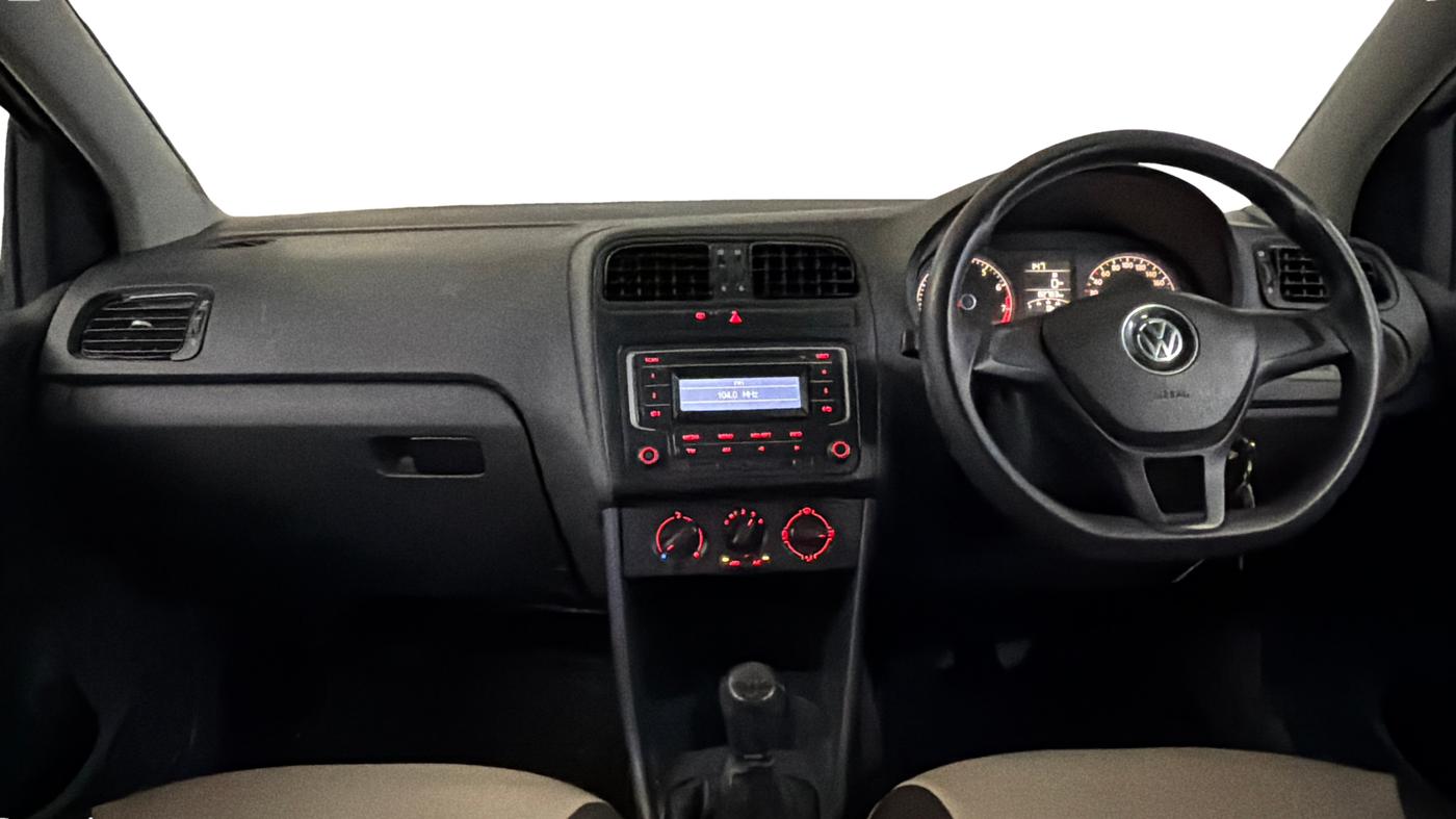 2015 Volkswagen Polo COMFORTLINE 1.2L, Petrol, Manual, 82,772 km, Dashboard