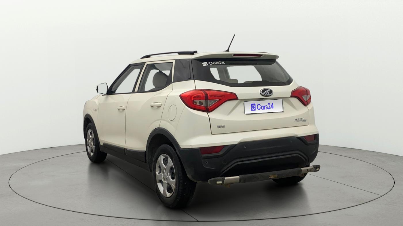 2020 Mahindra XUV300 W6 1.2 PETROL, Petrol, Manual, 15,386 km, Left Back Diagonal