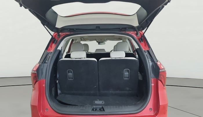 2022 Mahindra XUV700 AX 7 LUXURY P AT 7 STR, Petrol, Automatic, 55,480 km, Boot Open Zoomed View