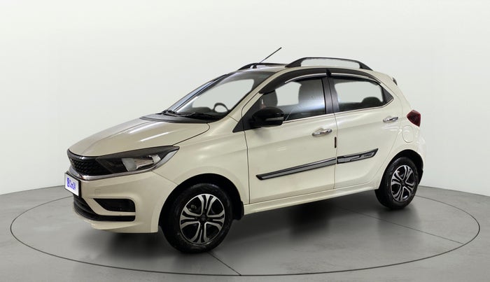 2024 Tata Tiago XT (O) PETROL, Petrol, Manual, 5,545 km, Left Front Diagonal