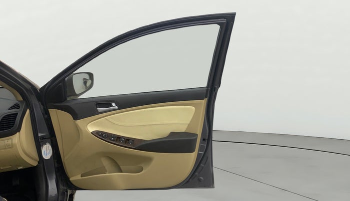 2015 Hyundai Verna FLUIDIC 4S 1.6 VTVT S(O), Petrol, Manual, 67,268 km, RHS Front Door