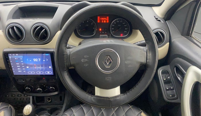 2014 Renault Duster 85 PS RXL DIESEL, Diesel, Manual, 1,15,074 km, Steering Wheel Close Up