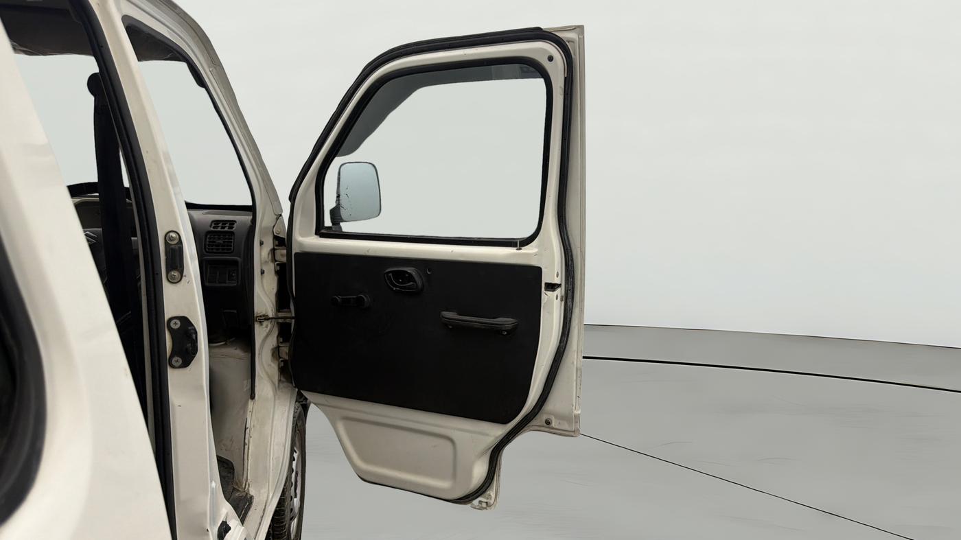 2022 Maruti Eeco 7 STR STD 1.2, CNG, Manual, 53,859 km, RHS Front Door