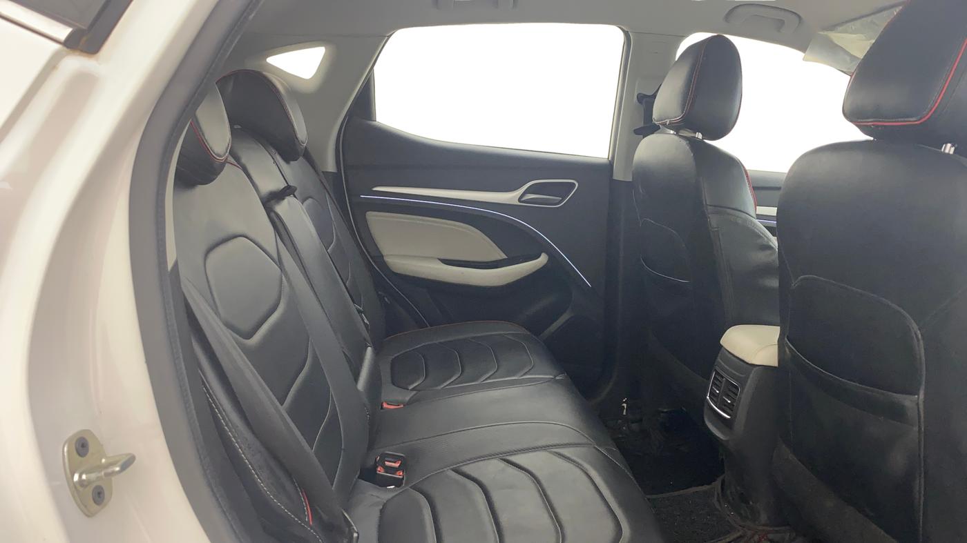2023 MG ASTOR STYLE 1.5 MT, Petrol, Manual, 22,418 km, Right Side Rear Door Cabin