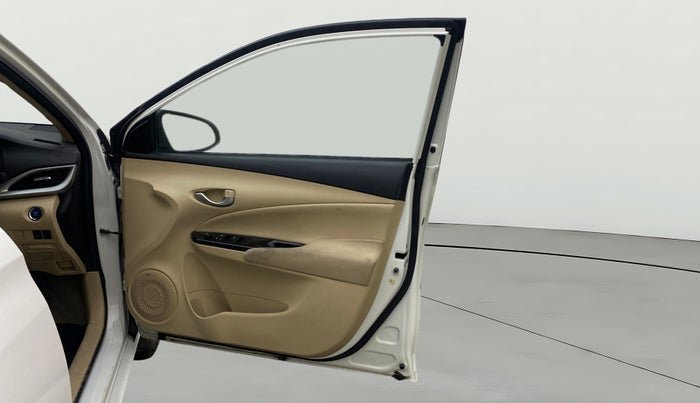 2018 Toyota YARIS G CVT, Petrol, Automatic, 65,700 km, RHS Front Door