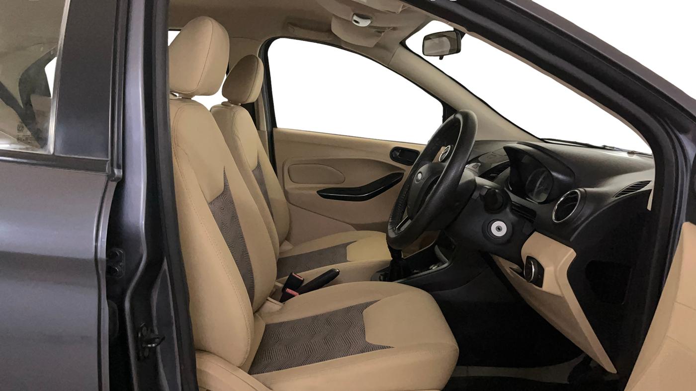 2017 Ford Figo Aspire TITANIUM 1.2 PETROL, Petrol, Manual, 27,831 km, Right Side Front Door Cabin