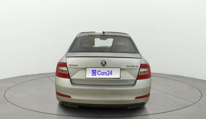 2016 Skoda Octavia STYLE PLUS AT 1.8 TSI, Petrol, Automatic, 65,982 km, Back/Rear