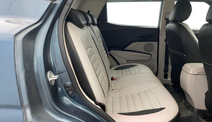 2021 Mahindra XUV300 1.5 W6 MT, Diesel, Manual, 45,062 km, Right Side Rear Door Cabin