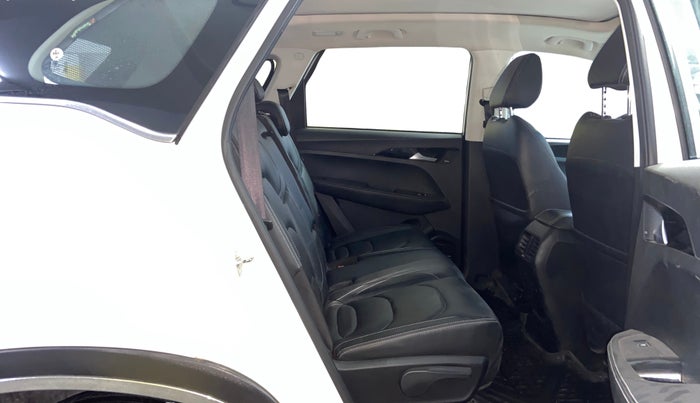 2019 MG HECTOR SHARP 1.5 DCT PETROL, Petrol, Automatic, 42,932 km, Right Side Rear Door Cabin