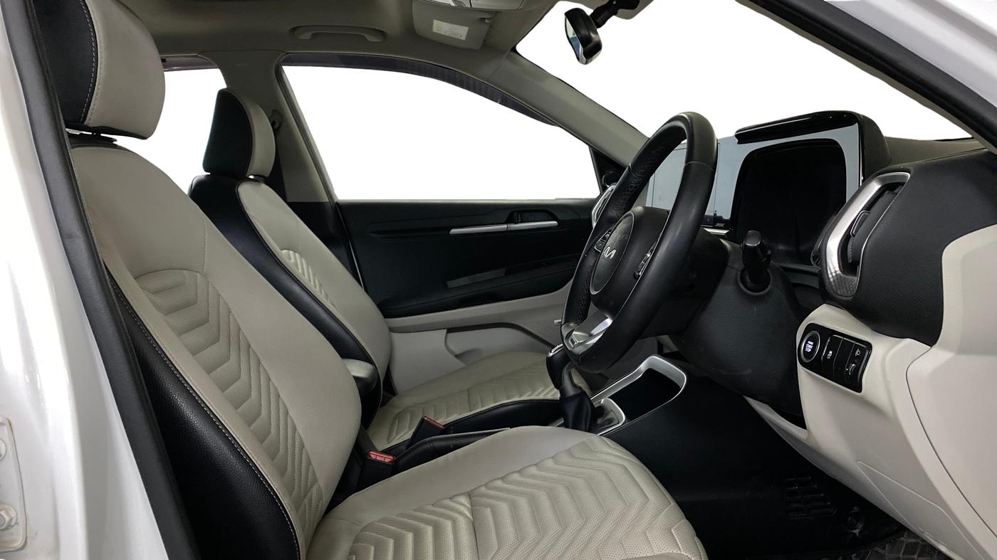 2022 KIA SONET HTX PLUS 1.0 IMT, Petrol, Manual, 20,678 km, Right Side Front Door Cabin