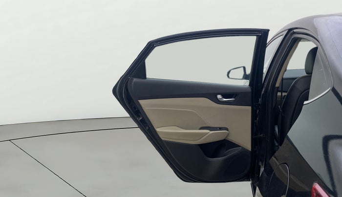 2017 Hyundai Verna 1.6 VTVT SX O, Petrol, Manual, 60,607 km, LHS Rear Door