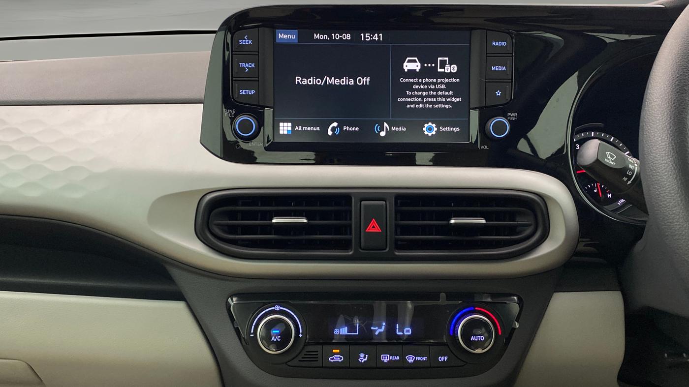 2025 Hyundai GRAND I10 NIOS Sportz (O) 1.2 Kappa AMT, Petrol, Automatic, 3,161 km, Air Conditioner