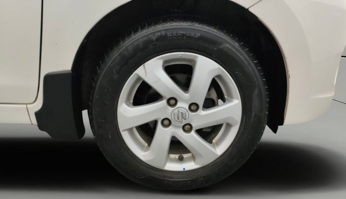 2016 Maruti Celerio ZXI, Petrol, Manual, 60,444 km, Right Front Wheel