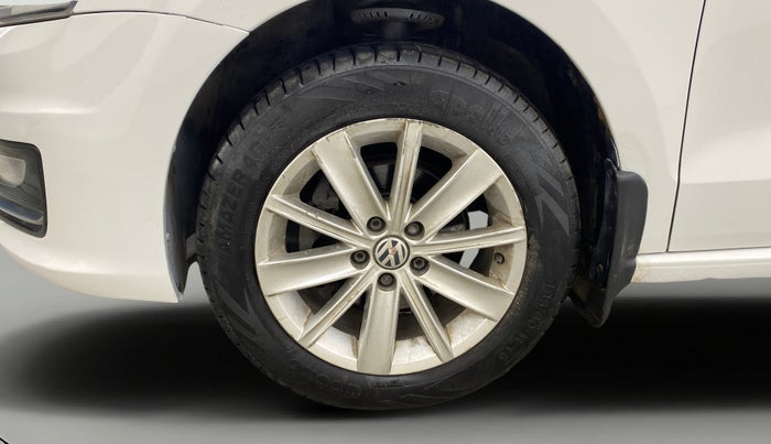 2016 Volkswagen Vento HIGHLINE 1.6 MPI, Petrol, Manual, 46,674 km, Left Front Wheel