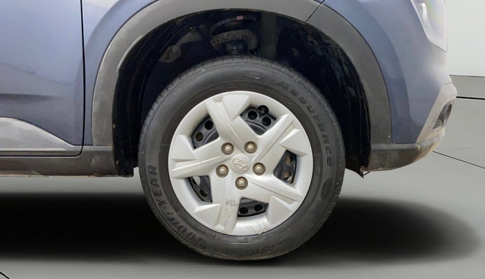 2022 Hyundai VENUE S+ 1.2, Petrol, Manual, 21,053 km, Right Front Wheel