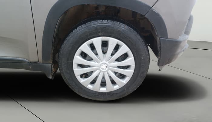 2016 Mahindra Kuv100 K6 PLUS 6 STR, Petrol, Manual, 82,743 km, Right Front Wheel