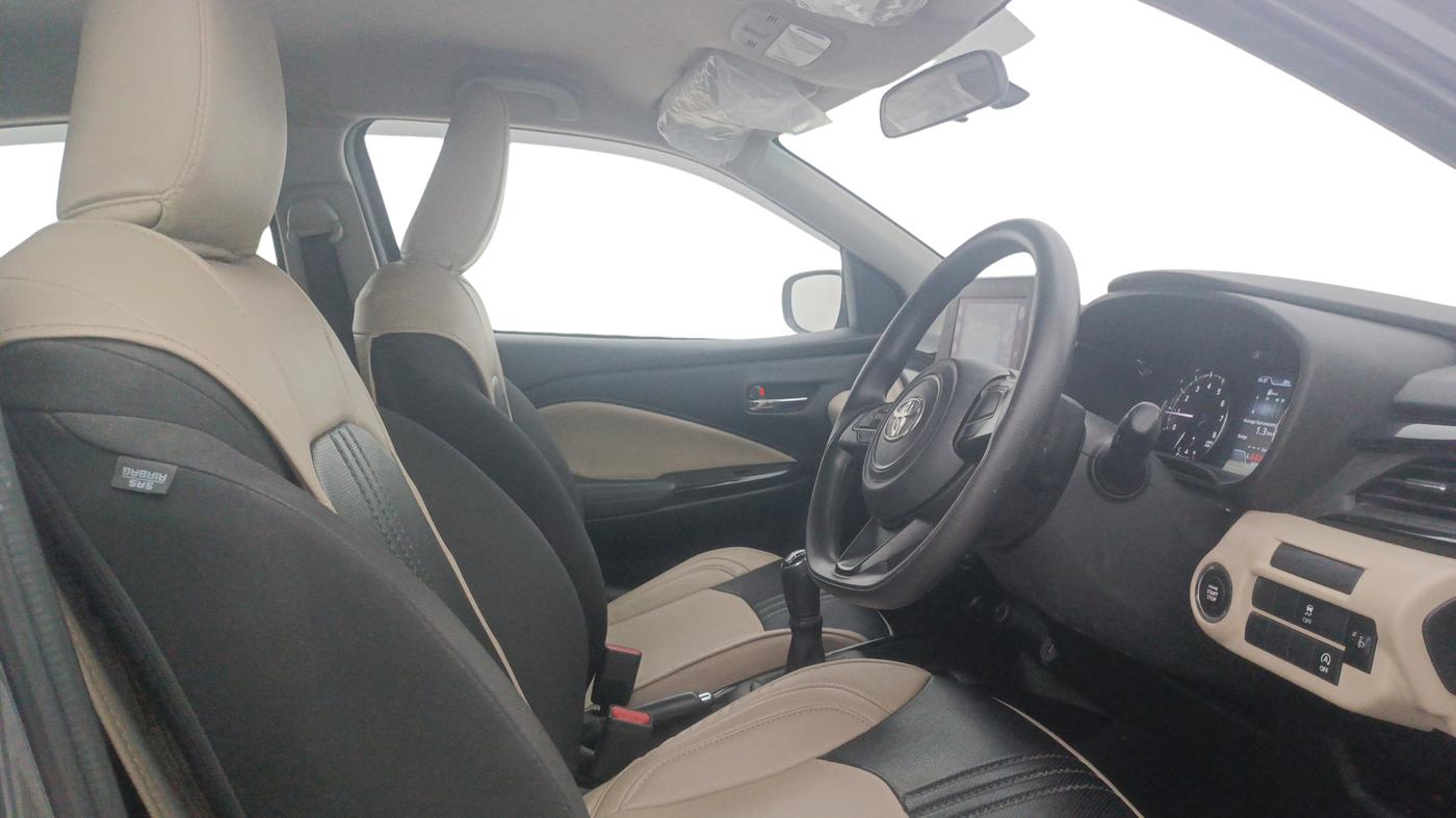 2024 Toyota Glanza G, Petrol, Manual, 34,703 km, Right Side Front Door Cabin