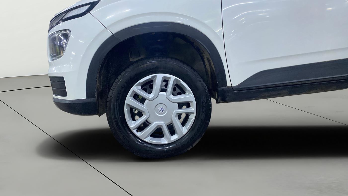 2023 Hyundai VENUE SX 1.2 PETROL, Petrol, Manual, 35,896 km, Left Front Wheel