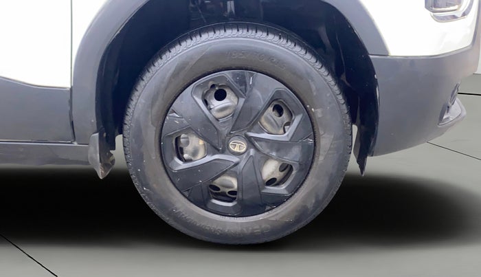 2021 Tata PUNCH ADVENTURE MT, Petrol, Manual, 31,302 km, Right Front Wheel