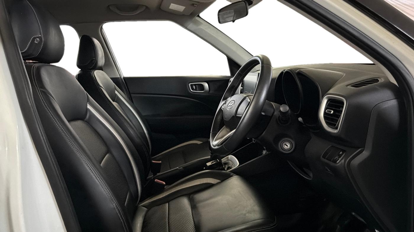 2021 Hyundai VENUE S+ 1.2, Petrol, Manual, 16,336 km, Right Side Front Door Cabin