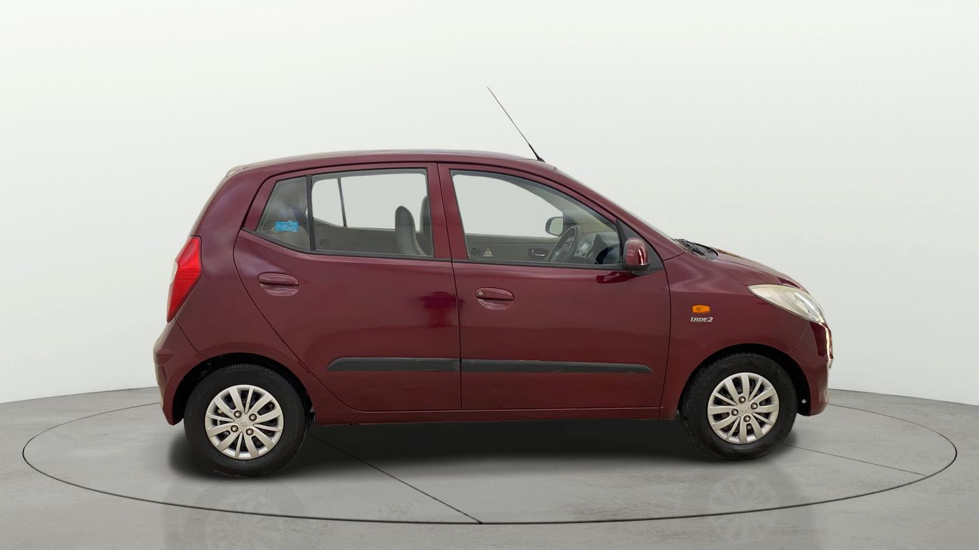 2015 Hyundai i10 SPORTZ 1.1, Petrol, Manual, 31,677 km, Right Side View