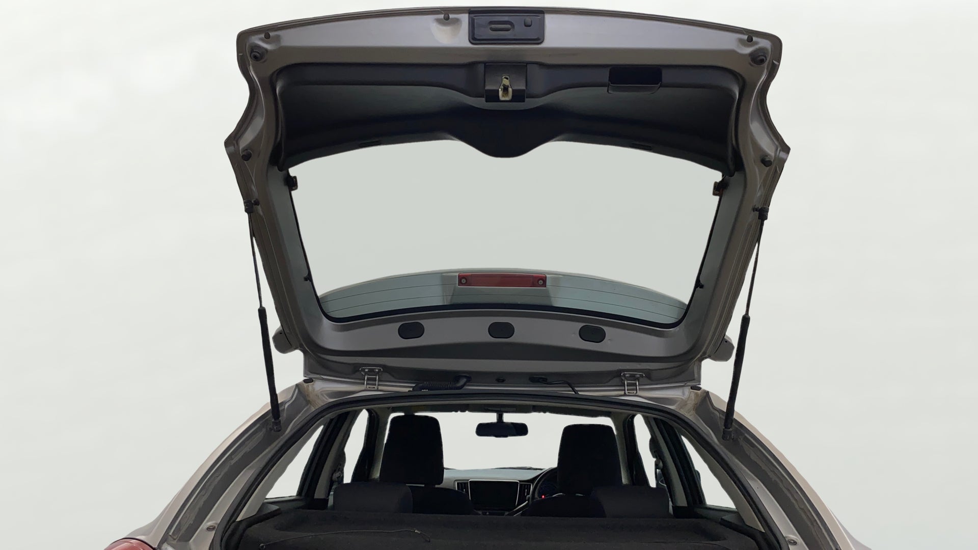 camera-Boot-Door-Open