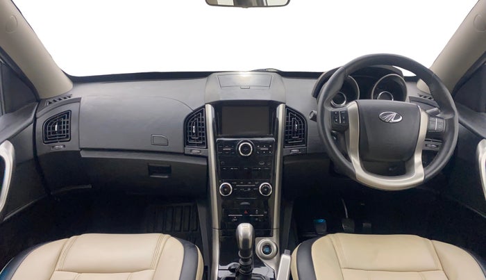 2020 Mahindra XUV500 W9, Diesel, Manual, 95,540 km, Dashboard