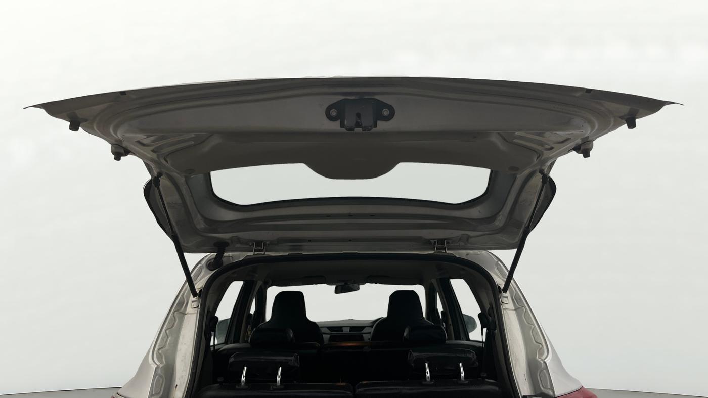 2019 Renault TRIBER RXT, Petrol, Manual, 68,319 km, Boot Door Open
