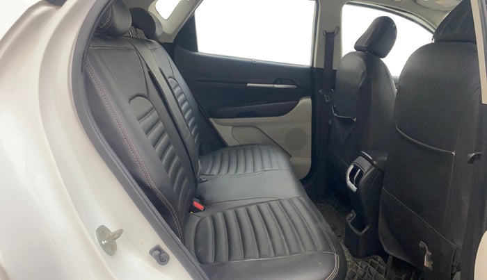 2022 KIA SONET HTX 1.5 AT, Diesel, Automatic, 1,27,467 km, Right Side Rear Door Cabin