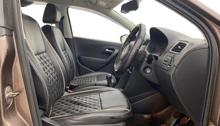 2017 Volkswagen Polo COMFORTLINE 1.2L, Petrol, Manual, 76,943 km, Right Side Front Door Cabin