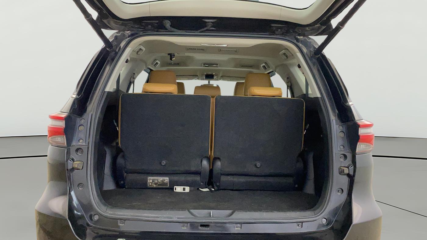2023 Toyota Fortuner 4X4 AT 2.8 DIESEL, Diesel, Automatic, 83,884 km, Boot Open Zoomed View