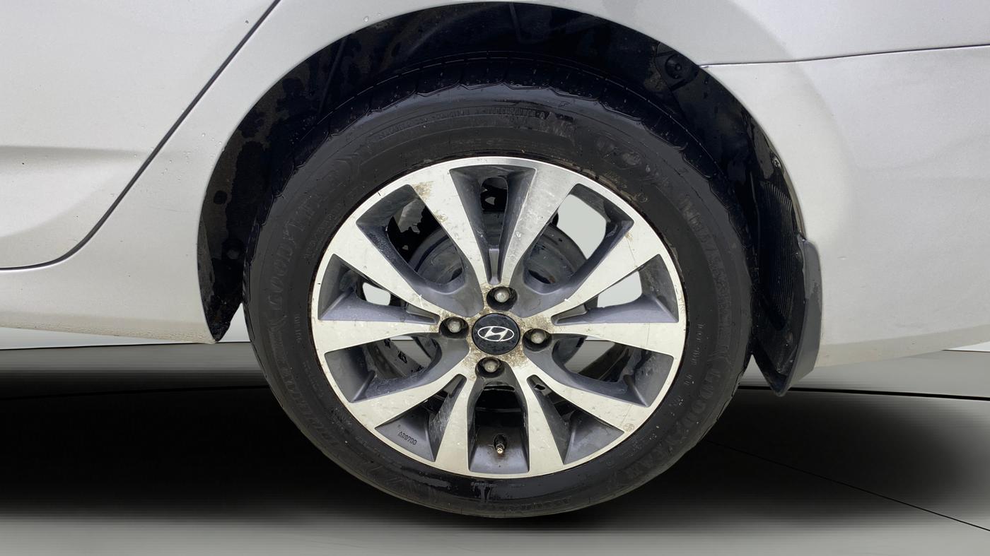 2016 Hyundai Verna 1.6 VTVT SX, Petrol, Manual, 94,141 km, Left Rear Wheel