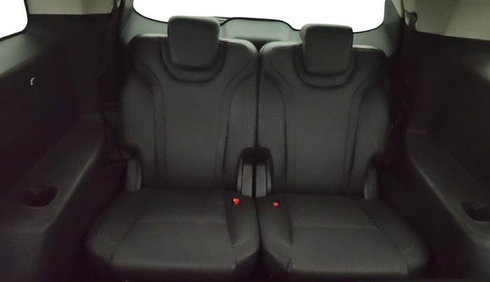 2025 Mahindra XUV700 AX 7 D MT 7 STR, Diesel, Manual, 9,461 km, Third Seat Row ( optional )