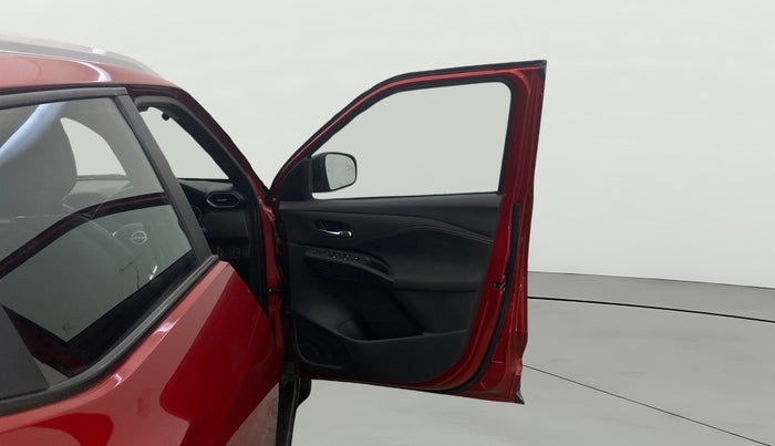 2025 Nissan MAGNITE Acenta B4D 1.0 Petrol AMT, Petrol, Automatic, 731 km, RHS Front Door