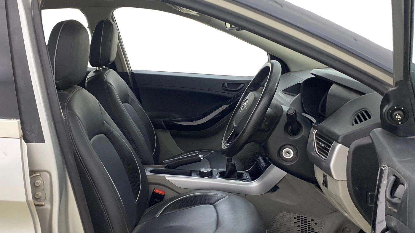 2018 Tata NEXON XT PETROL, Petrol, Manual, 62,008 km, Right Side Front Door Cabin