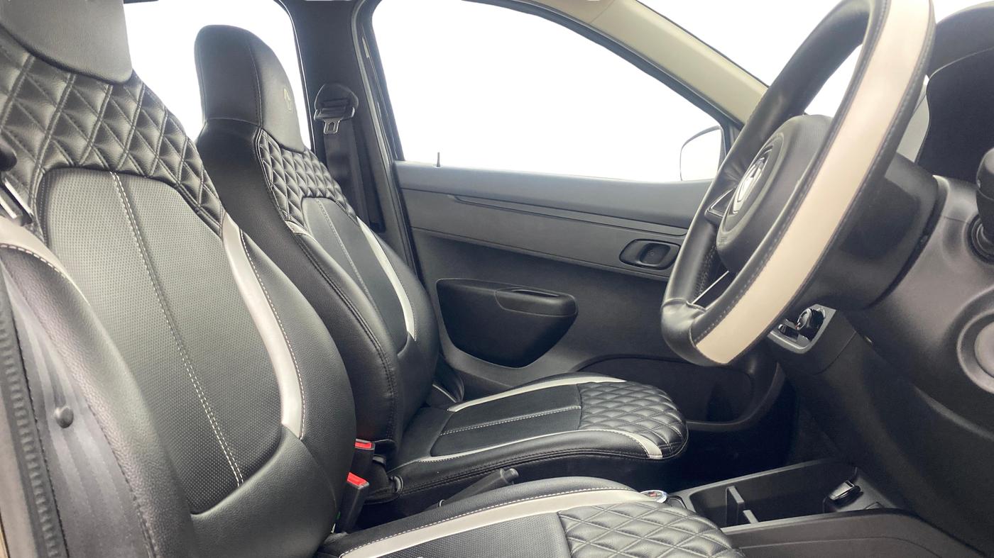 2021 Renault Kwid RXT 1.0 AMT (O), Petrol, Automatic, 19,215 km, Right Side Front Door Cabin
