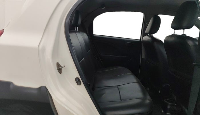 2014 Toyota Etios CROSS 1.2 G, Petrol, Manual, 78,066 km, Right Side Rear Door Cabin