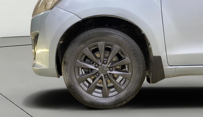 2014 Maruti Ertiga ZXI, Petrol, Manual, 1,09,924 km, Left Front Wheel