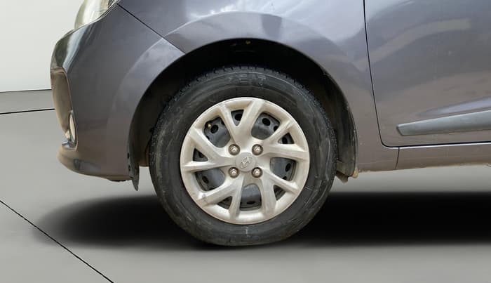 2017 Hyundai Grand i10 SPORTZ (O) 1.2 KAPPA VTVT, Petrol, Manual, 1,22,102 km, Left Front Wheel